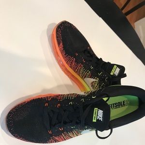 Men’s Nike “Flyknit Max” sneakers